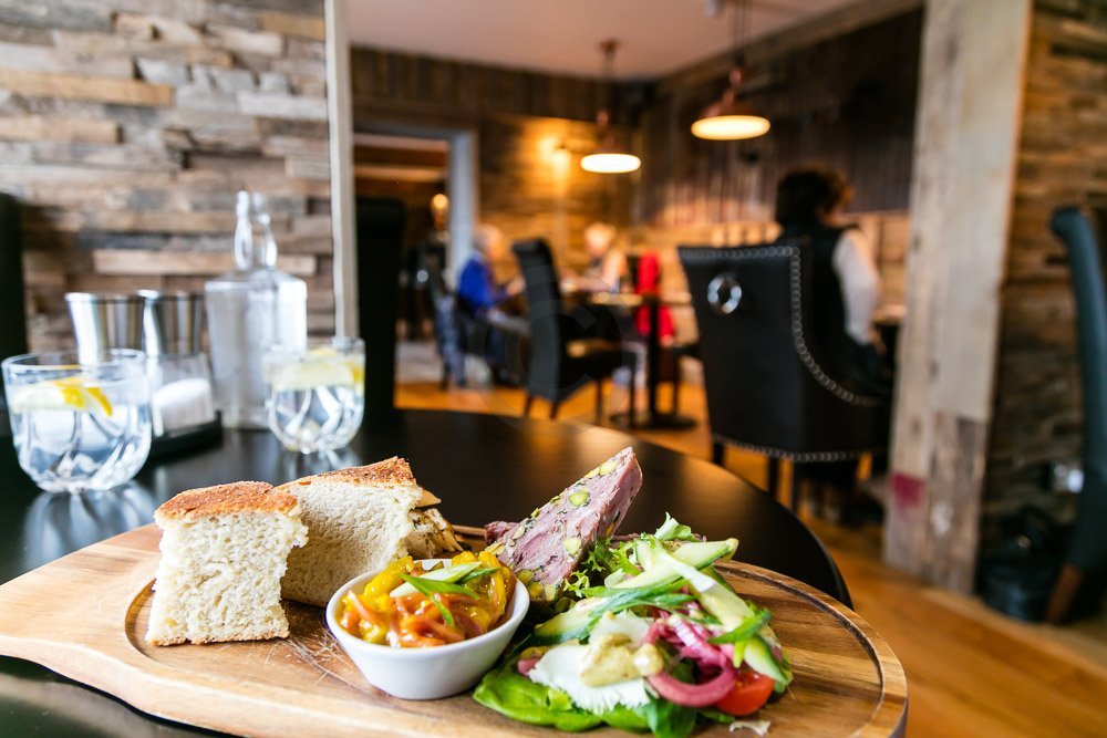 Restaurants, Bars & Cafes